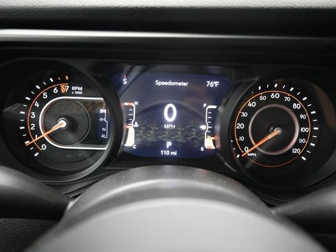 Used 2024 Jeep Gladiator Sport AWD/4WD image 15