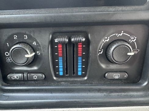 Used 2005 GMC Sierra 1500 SLE w/ Light Duty Power Package image 27