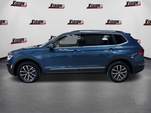 Used 2020 Volkswagen Tiguan SE w/ Panoramic Sunroof Package image 8