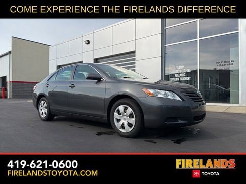 Used 2009 Toyota Camry LE FWD image 1