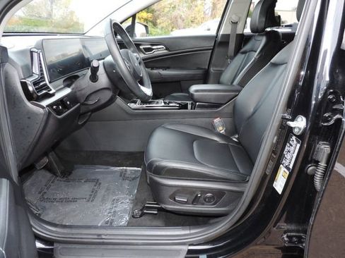Used 2025 Kia Sportage EX image 14