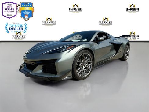 Used 2024 Chevrolet Corvette Z06 w/ Z07 Performance Package RWD image 2