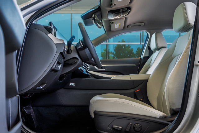 Certified 2025 Hyundai Sonata SEL FWD image 37