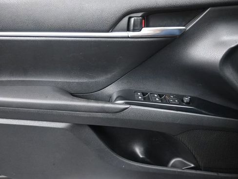 Used 2019 Toyota Camry SE FWD image 23