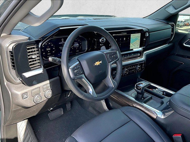 Used 2026 Chevrolet Silverado 1500 LT w/ Safety Package RWD image 14