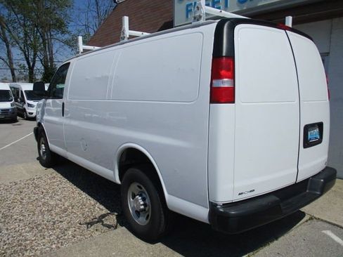 Used 2020 Chevrolet Express 2500 w/ Driver Convenience Package image 9