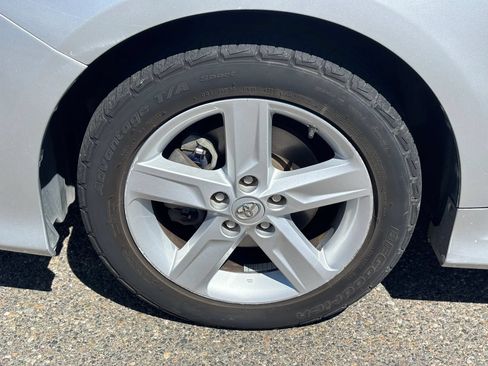 Used 2014 Toyota Camry SE w/ Fleet Convenience Package FWD image 10