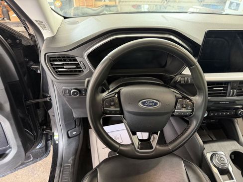 Used 2024 Ford Escape Platinum AWD/4WD image 14