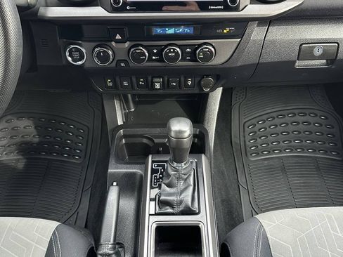 Used 2022 Toyota Tacoma TRD Off-Road w/ Technology Package AWD/4WD image 29