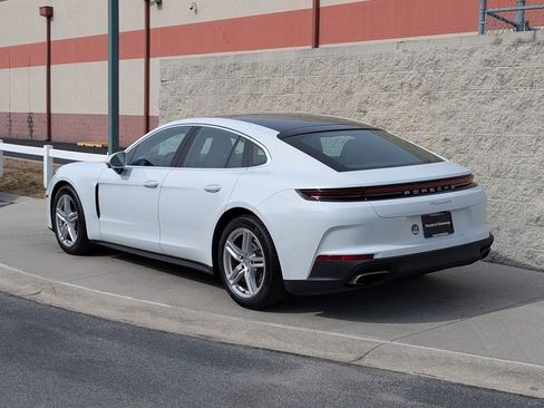 Certified 2025 Porsche Panamera image 4