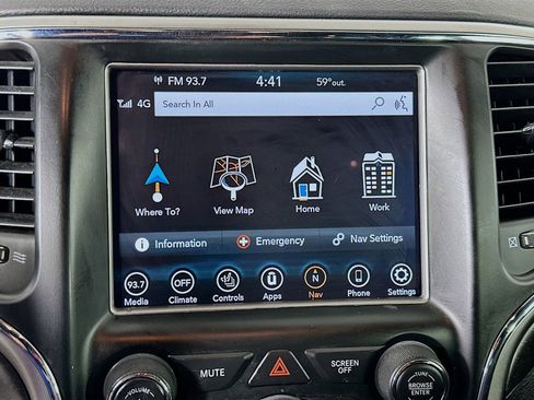Used 2018 Jeep Grand Cherokee Altitude AWD/4WD image 13