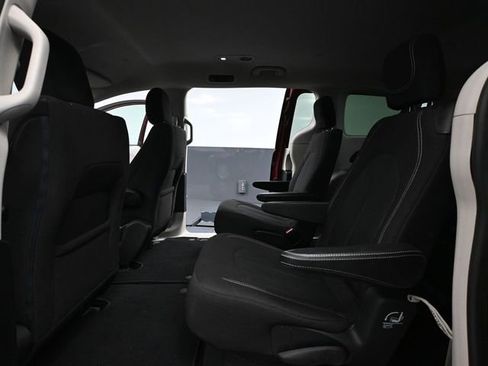 Used 2021 Chrysler Voyager LX image 36