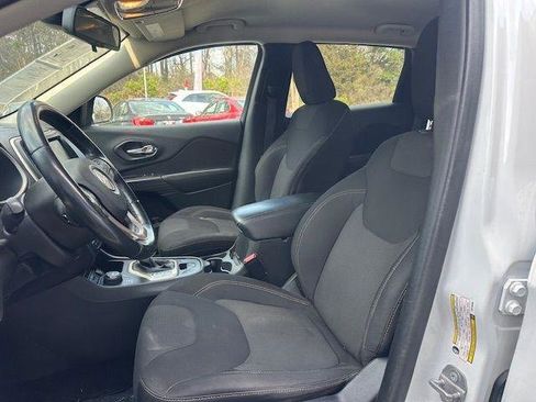 Used 2015 Jeep Cherokee Latitude image 15