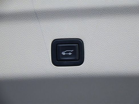 Used 2024 Cadillac Escalade ESV Premium Luxury image 10