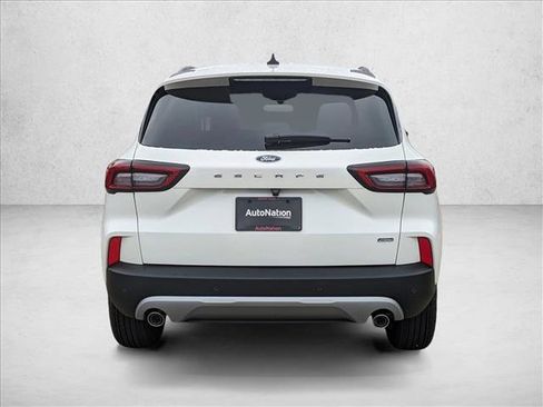 Used 2024 Ford Escape SE image 8