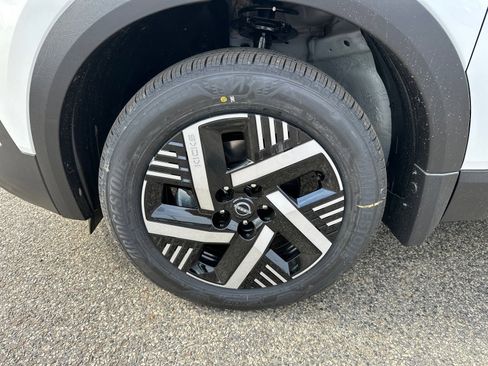 New 2026 Nissan Kicks SV FWD image 7