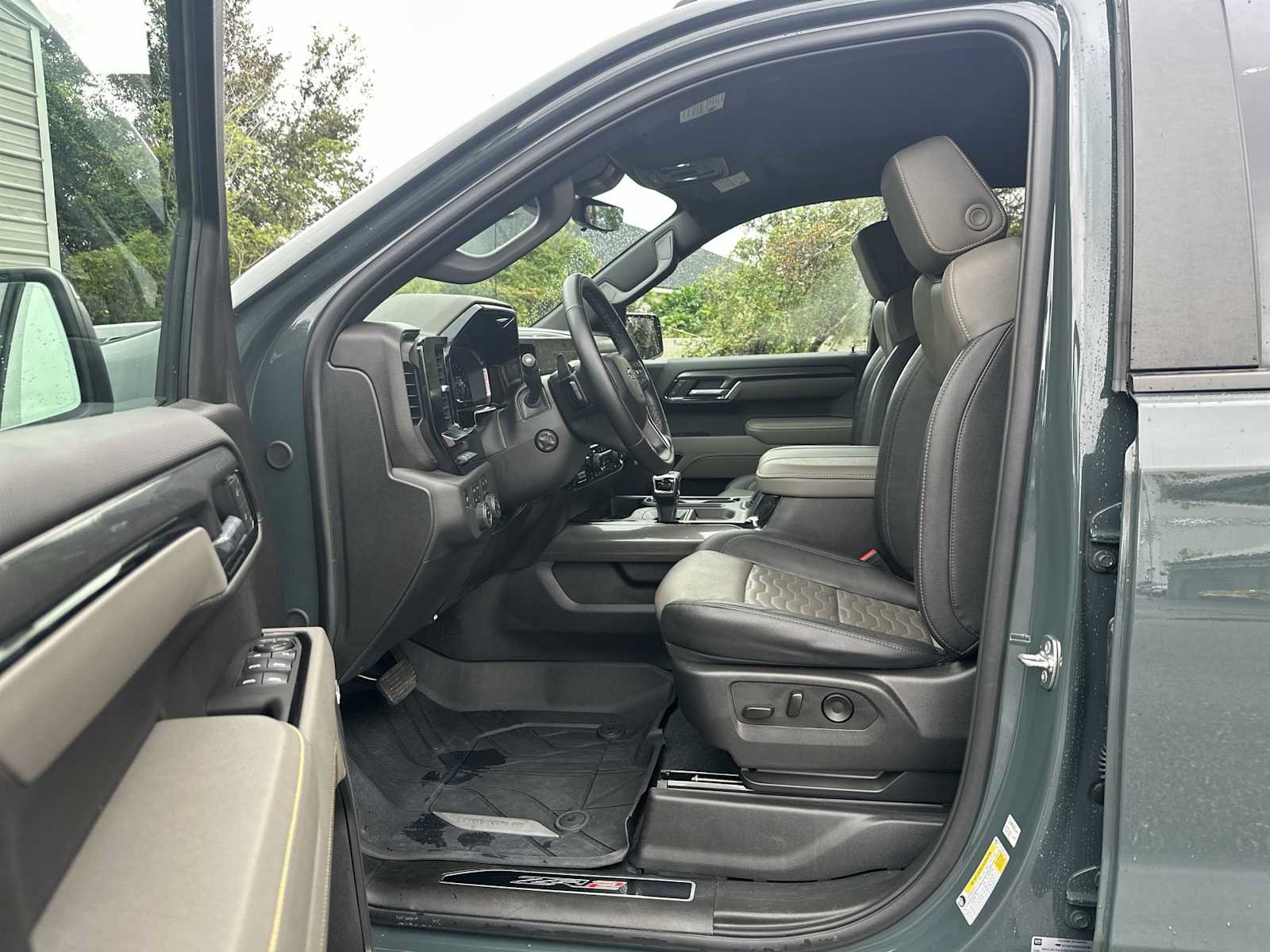 Certified 2025 Chevrolet Silverado 1500 ZR2 w/ Technology Package AWD/4WD image 2