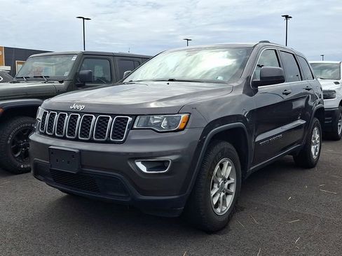 Used 2020 Jeep Grand Cherokee Laredo AWD/4WD image 3