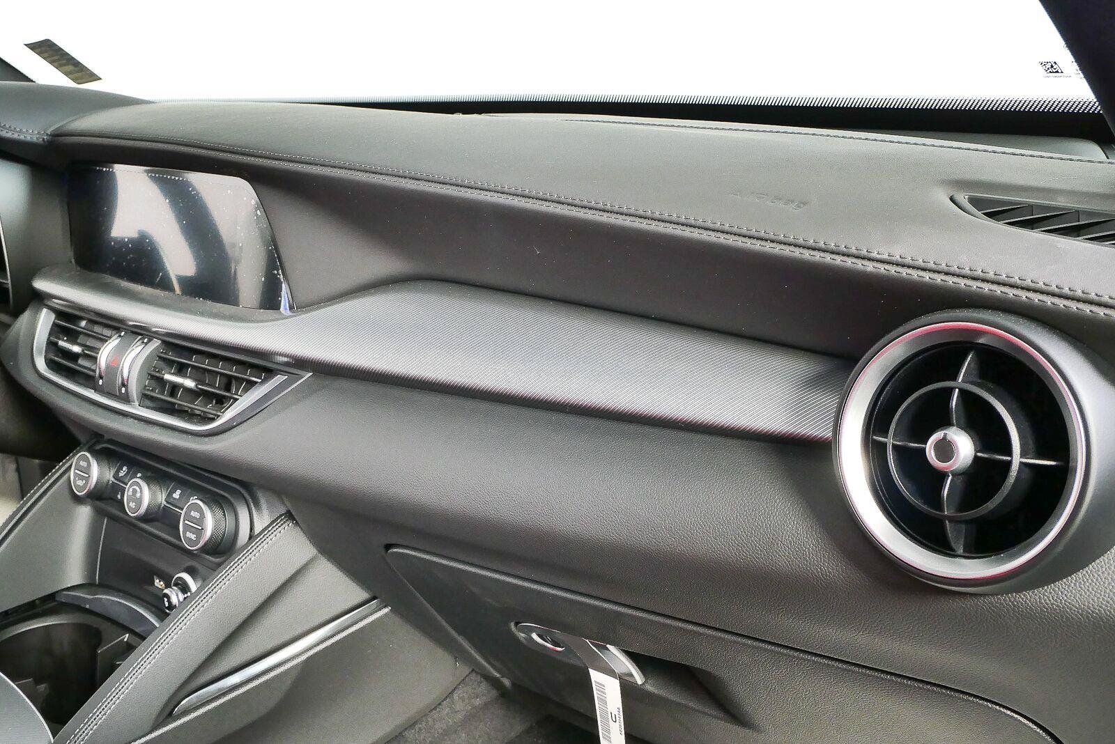 New 2026 Alfa Romeo Stelvio Sprint AWD/4WD image 24