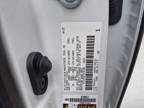 Used 2025 Toyota Tundra Limited AWD/4WD image 14