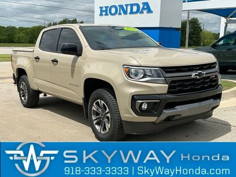 Used 2021 Chevrolet Colorado Z71 w/ Safety Package AWD/4WD image 1
