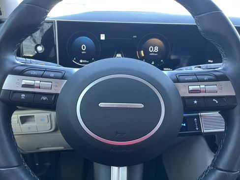 Used 2025 Hyundai Tucson Limited image 13