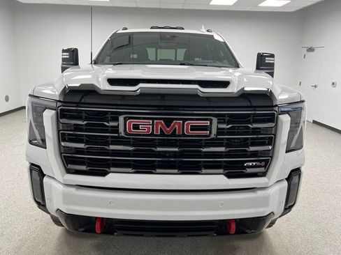 Used 2024 GMC Sierra 3500 AT4 w/ AT4 Premium Plus Package AWD/4WD image 3