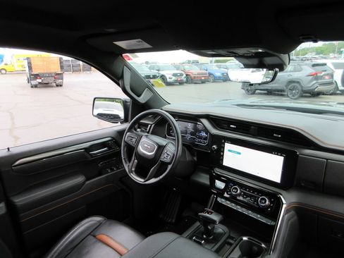 Certified 2025 GMC Sierra 1500 AT4 w/ AT4 Premium Package AWD/4WD image 28