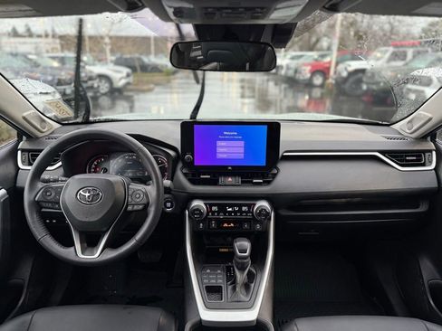 Used 2023 Toyota RAV4 XLE Premium image 23