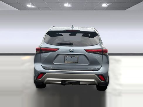 Used 2021 Toyota Highlander Platinum image 10