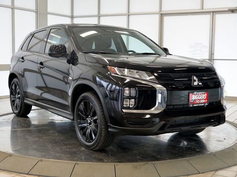 Used 2025 Mitsubishi Outlander Sport LE image 2