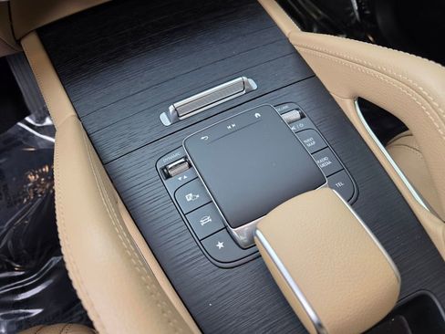 Used 2024 Mercedes-Benz GLE 450 4MATIC image 24