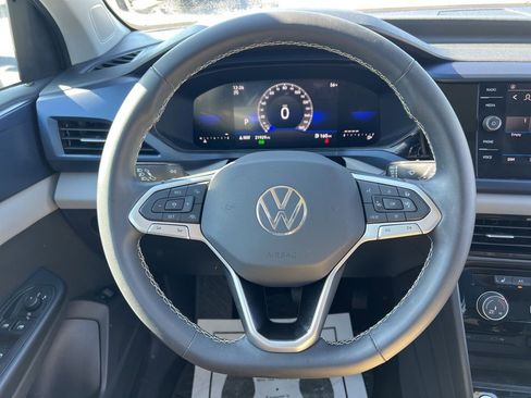 Used 2023 Volkswagen Taos SE image 15