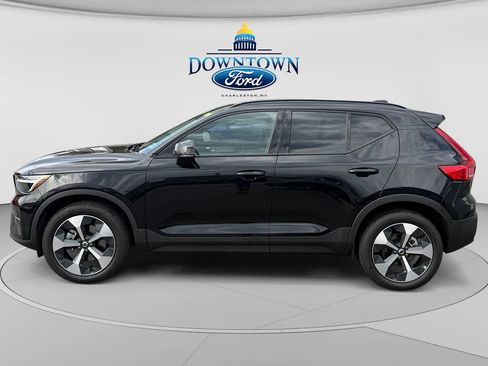 Used 2026 Volvo XC40 B5 Core w/ Protection Package Premier AWD/4WD image 6