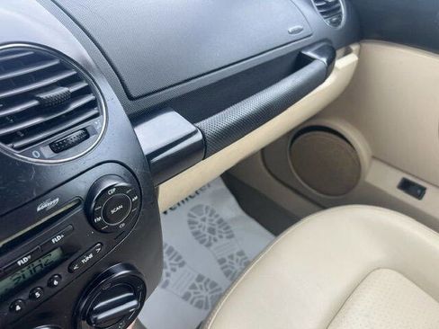 Used 2006 Volkswagen Beetle Convertible w/ Package 1 FWD image 15
