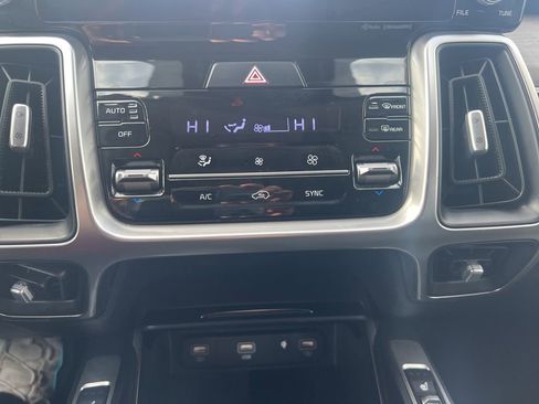 Used 2022 Kia Sorento EX image 37