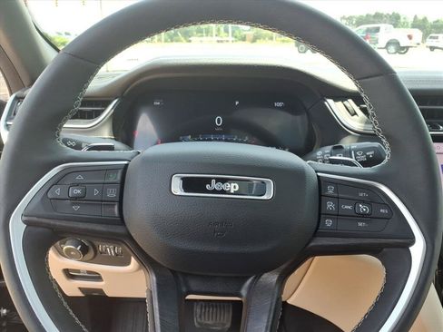 Used 2023 Jeep Grand Cherokee L Limited RWD image 31