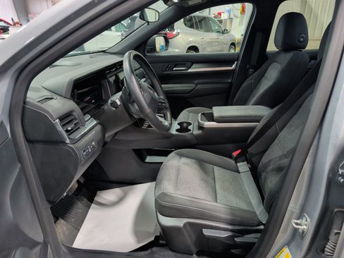 Used 2025 GMC Terrain Elevation AWD/4WD image 8