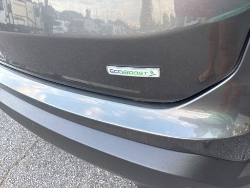 Used 2020 Ford Edge SE image 15