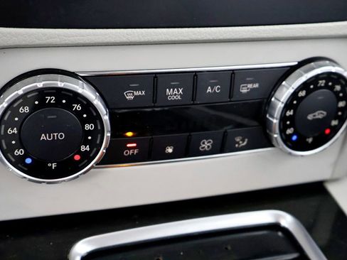 Used 2014 Mercedes-Benz GLK 250 BlueTEC 4MATIC image 33