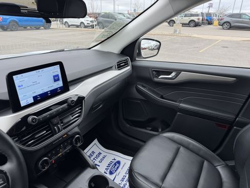 Certified 2022 Ford Escape SEL AWD/4WD image 11
