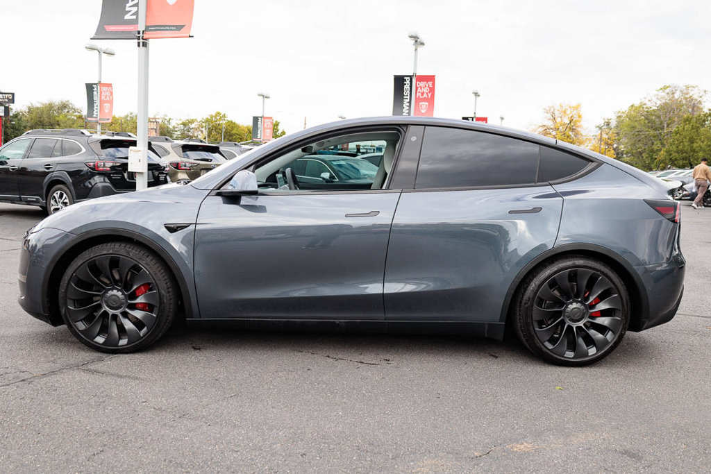 Used 2022 Tesla Model Y Performance AWD/4WD image 29