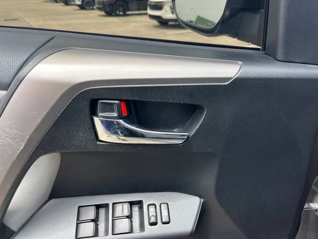 Used 2018 Toyota RAV4 XLE FWD image 13
