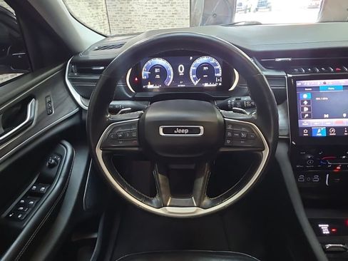 Used 2021 Jeep Grand Cherokee L Limited AWD/4WD image 16