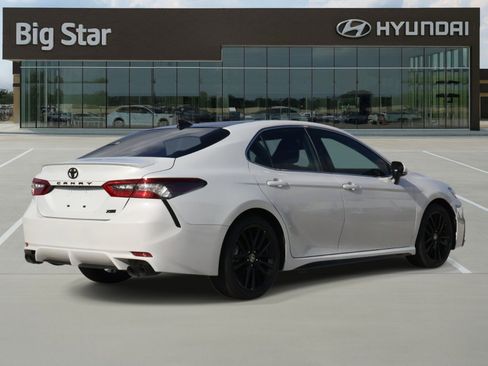 Used 2023 Toyota Camry XSE image 4