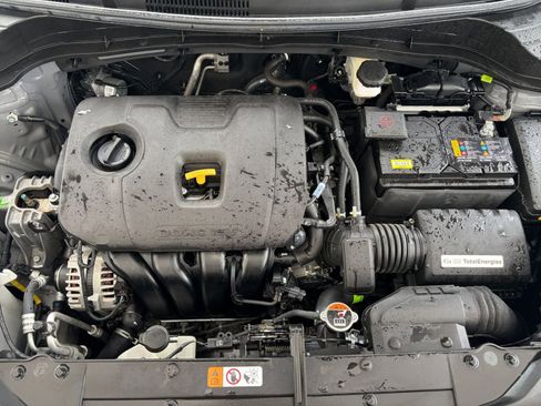Used 2025 Kia Soul LX w/ LX Technology Package FWD image 30