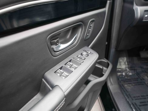 Used 2024 Honda Pilot Touring image 7