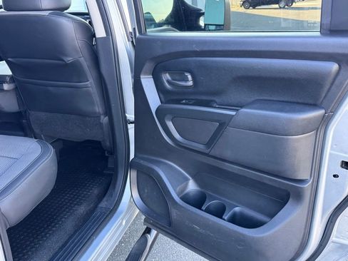 Used 2017 Nissan Titan S AWD/4WD image 24