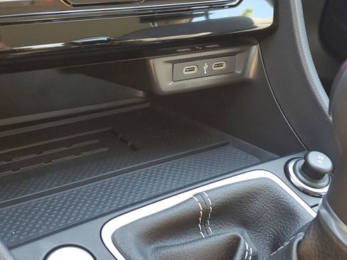 Used 2025 Volkswagen Jetta SE image 28