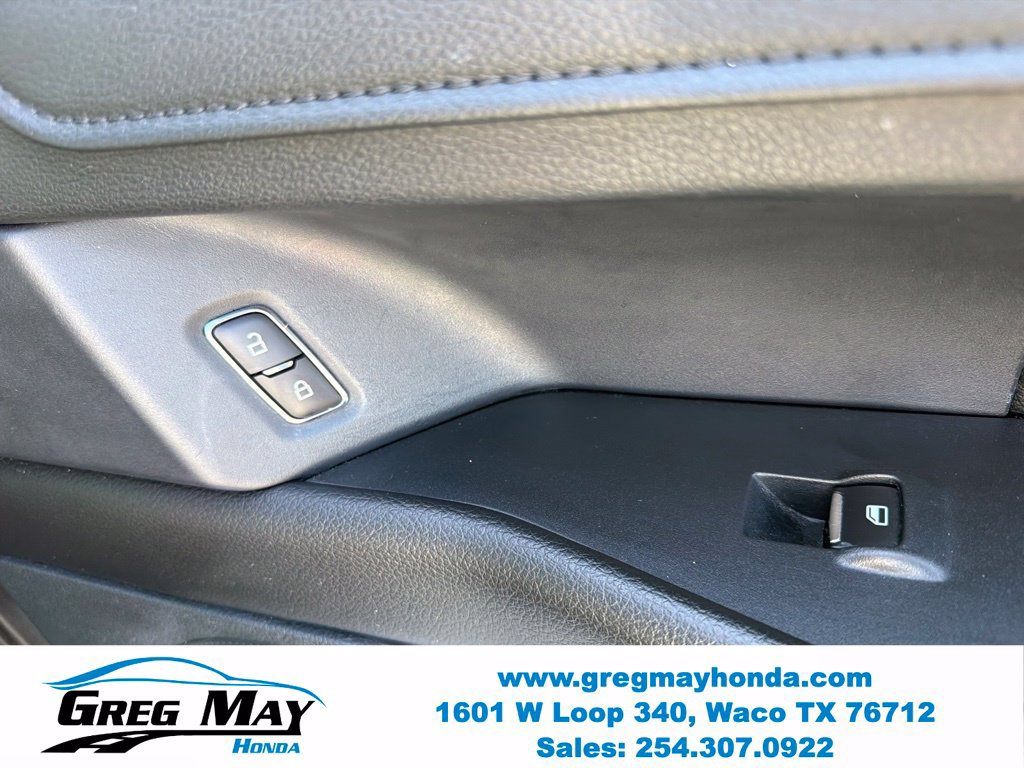 Used 2018 Ford Expedition XLT w/ Equipment Group 202A AWD/4WD image 32